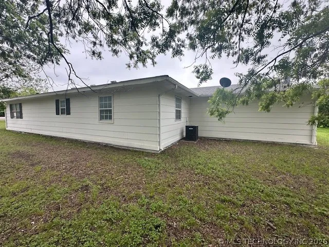 331 Pine Stratford, OK 74872