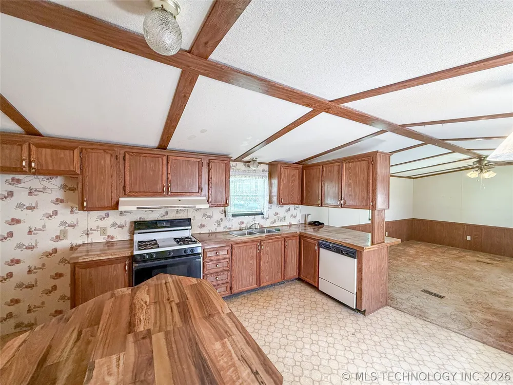 203 E Watova Street Talala, OK 74080