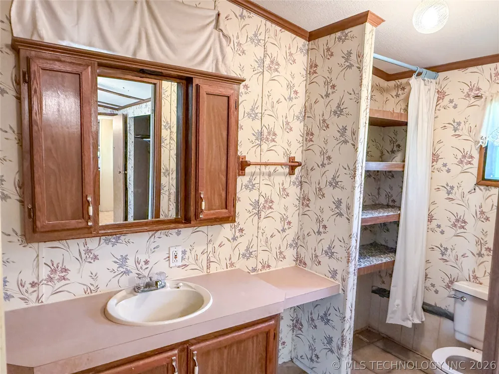 203 E Watova Street Talala, OK 74080