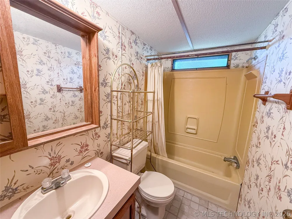203 E Watova Street Talala, OK 74080