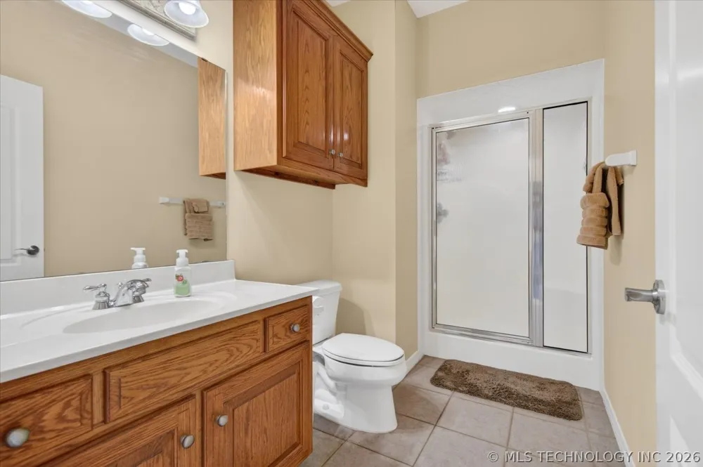 5637 Chickering Court Bartlesville, OK 74006