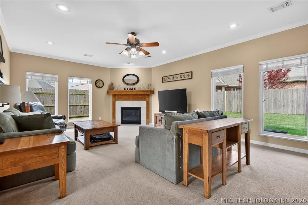 5637 Chickering Court Bartlesville, OK 74006