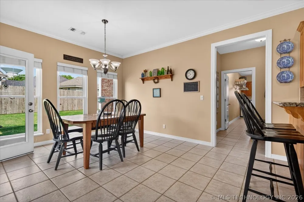 5637 Chickering Court Bartlesville, OK 74006