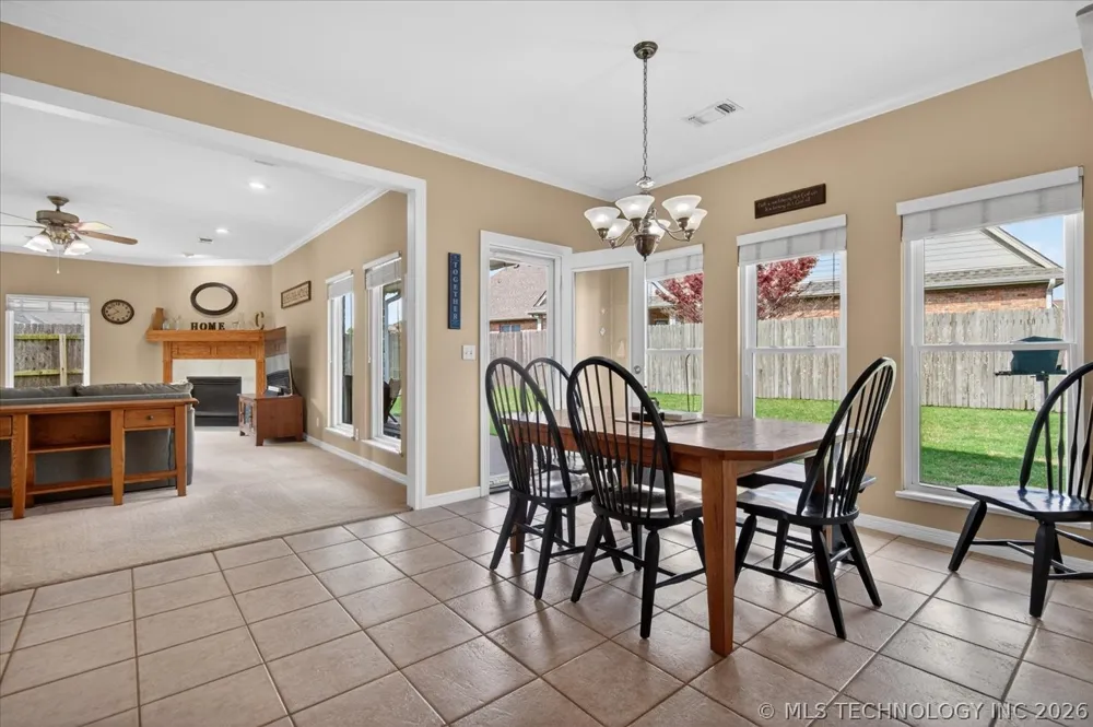 5637 Chickering Court Bartlesville, OK 74006