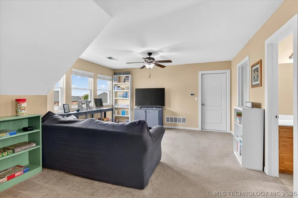 5637 Chickering Court Bartlesville, OK 74006