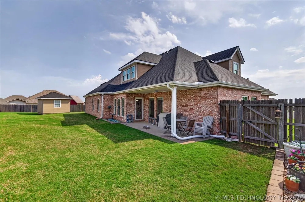 5637 Chickering Court Bartlesville, OK 74006