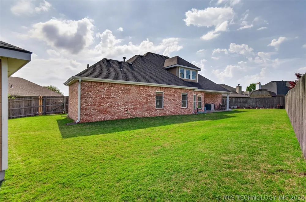 5637 Chickering Court Bartlesville, OK 74006