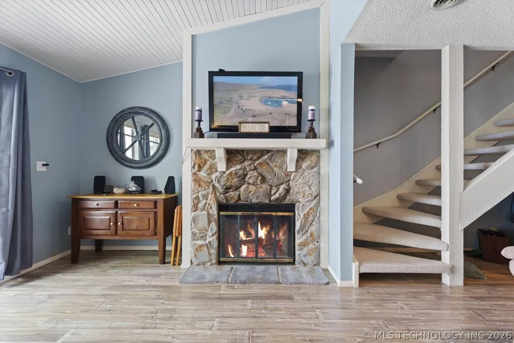 810 46th Street Grove, OK 74464