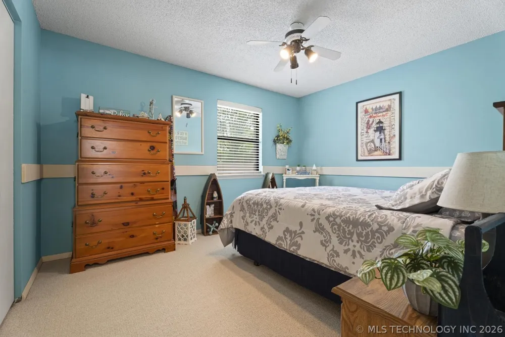 810 46th Street Grove, OK 74464