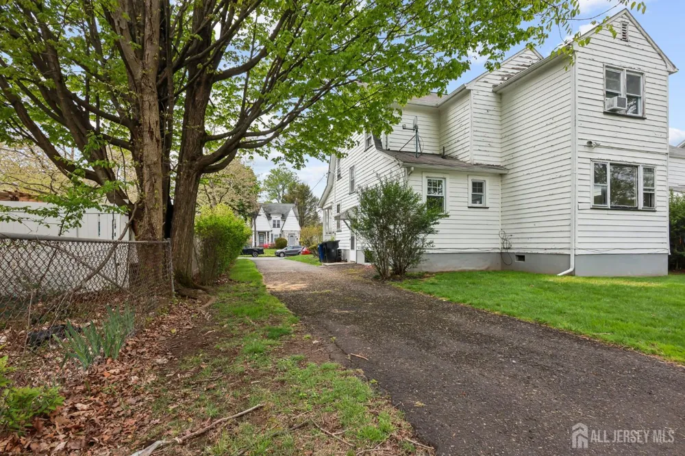 1089 Field Avenue Plainfield, NJ 07060