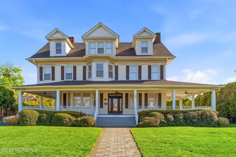 48 Neptune Avenue