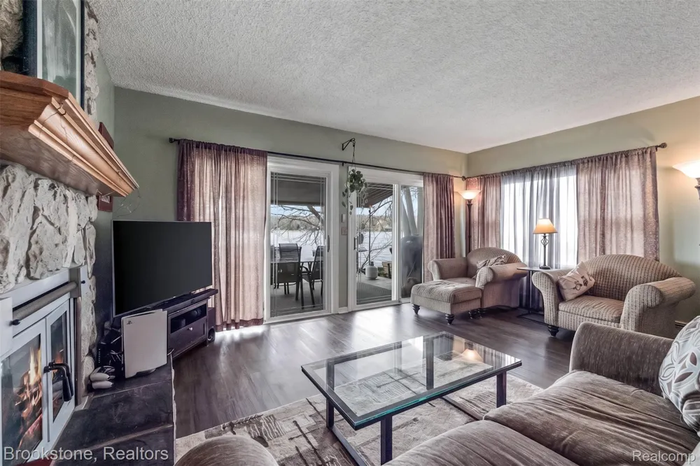 1940 S Ortonville Road Brandon Charter Township, MI 48462