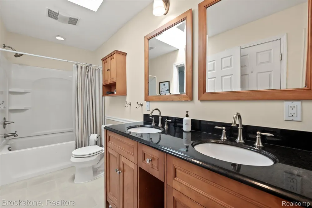 1940 S Ortonville Road Brandon Charter Township, MI 48462
