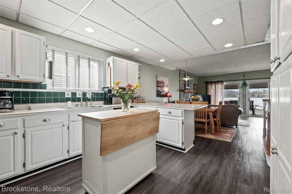 1940 S Ortonville Road Brandon Charter Township, MI 48462
