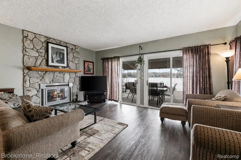 1940 S Ortonville Road Brandon Charter Township, MI 48462