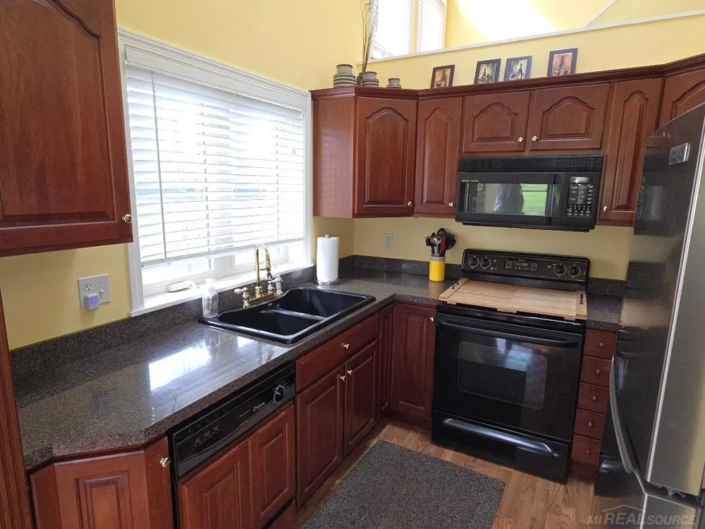 5700 Royal Court Court Butman Township, MI 48624