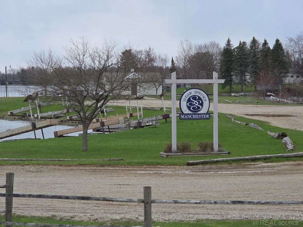 5700 Royal Court Court Butman Township, MI 48624