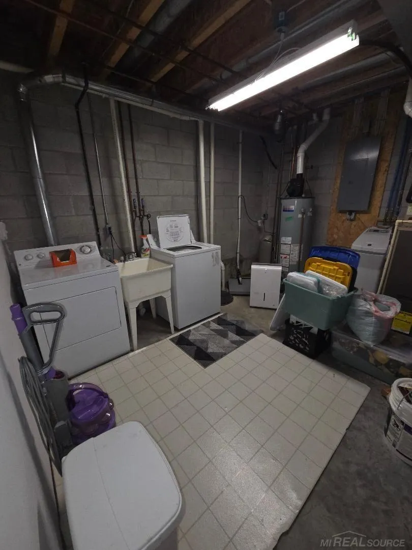 5700 Royal Court Court Butman Township, MI 48624