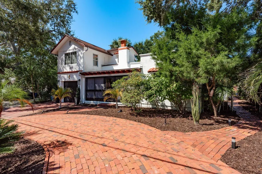 1880 WASHINGTON AVENUE Clearwater, FL 33755