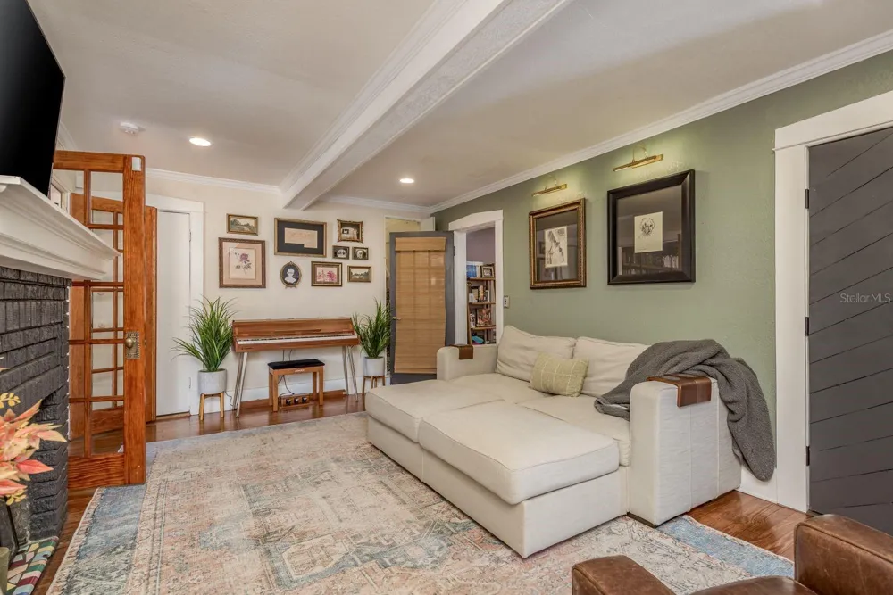 1880 WASHINGTON AVENUE Clearwater, FL 33755
