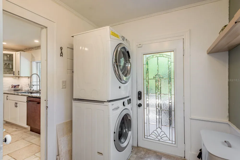 1880 WASHINGTON AVENUE Clearwater, FL 33755