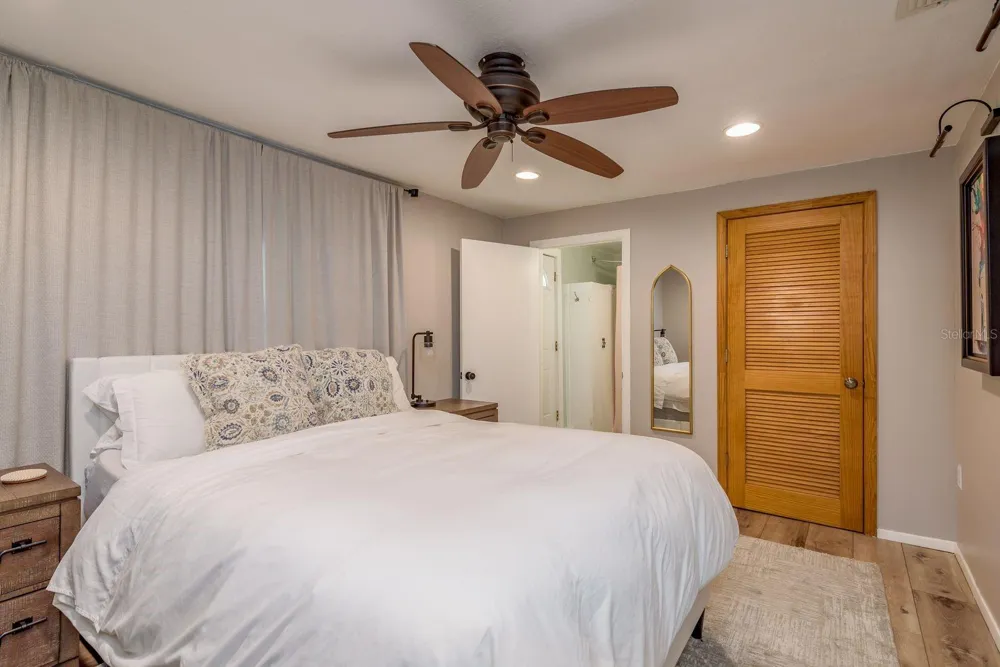 1880 WASHINGTON AVENUE Clearwater, FL 33755
