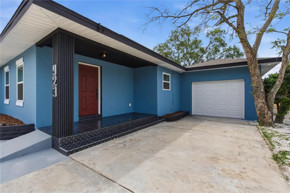 923 1ST AVENUE NW Largo, FL 33770