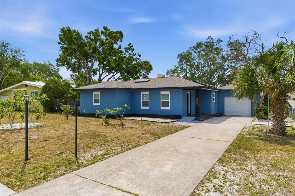 923 1ST AVENUE NW Largo, FL 33770