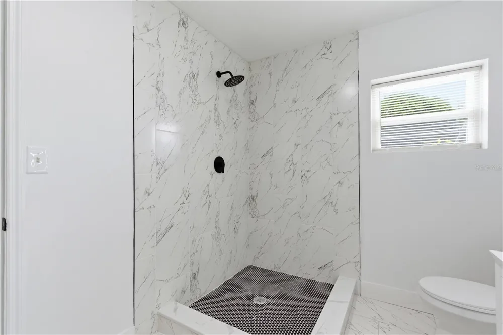 923 1ST AVENUE NW Largo, FL 33770