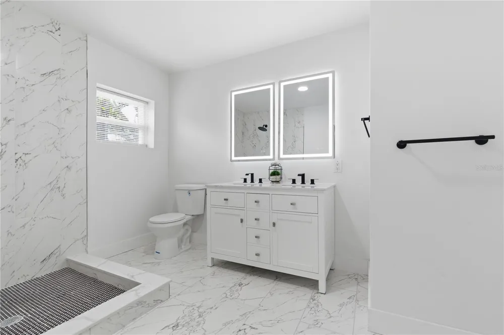 923 1ST AVENUE NW Largo, FL 33770