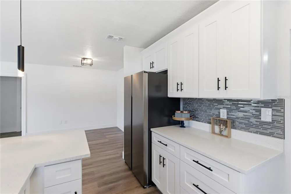 923 1ST AVENUE NW Largo, FL 33770
