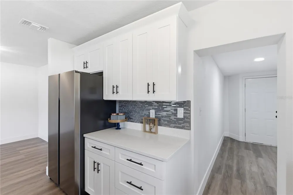 923 1ST AVENUE NW Largo, FL 33770
