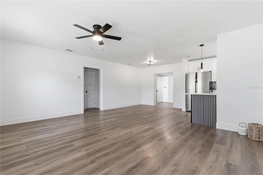 923 1ST AVENUE NW Largo, FL 33770