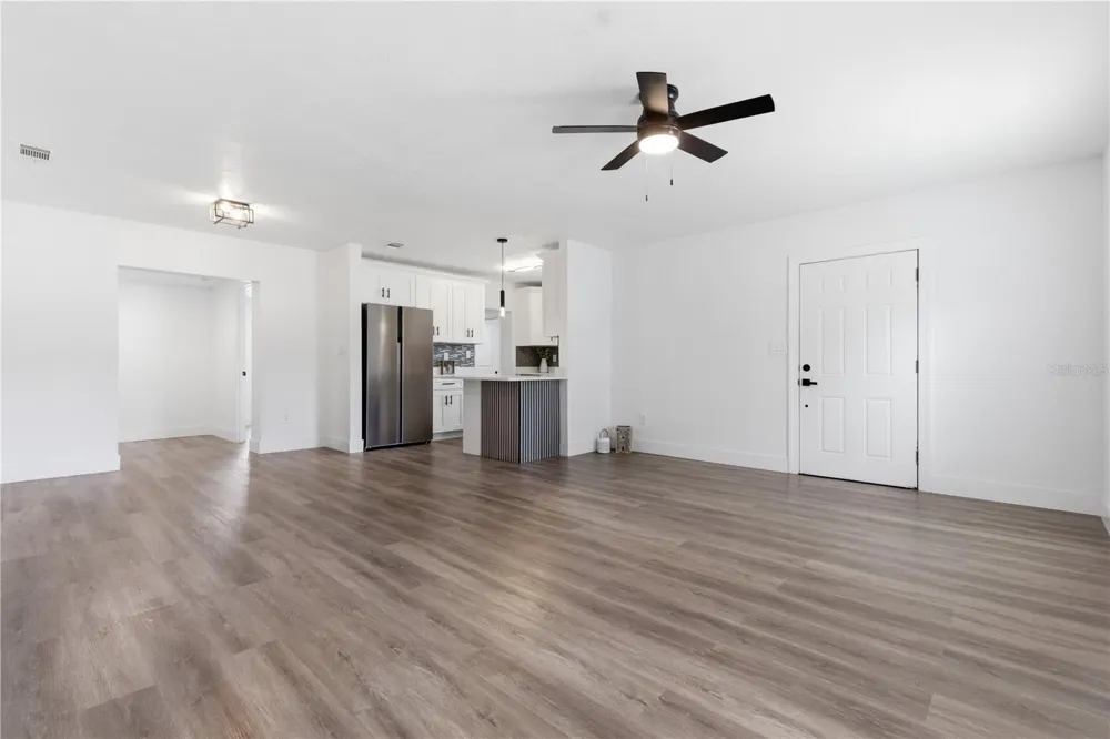 923 1ST AVENUE NW Largo, FL 33770