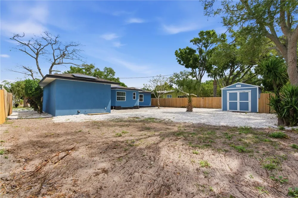 923 1ST AVENUE NW Largo, FL 33770