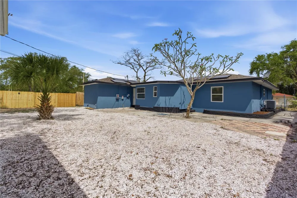 923 1ST AVENUE NW Largo, FL 33770