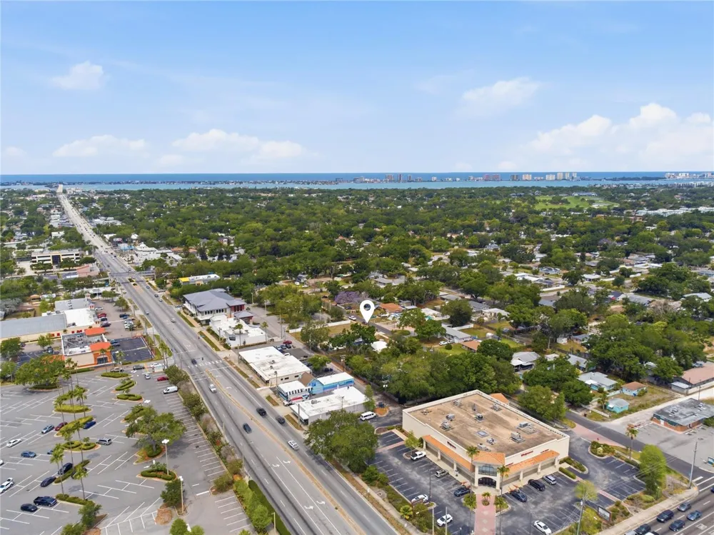 923 1ST AVENUE NW Largo, FL 33770