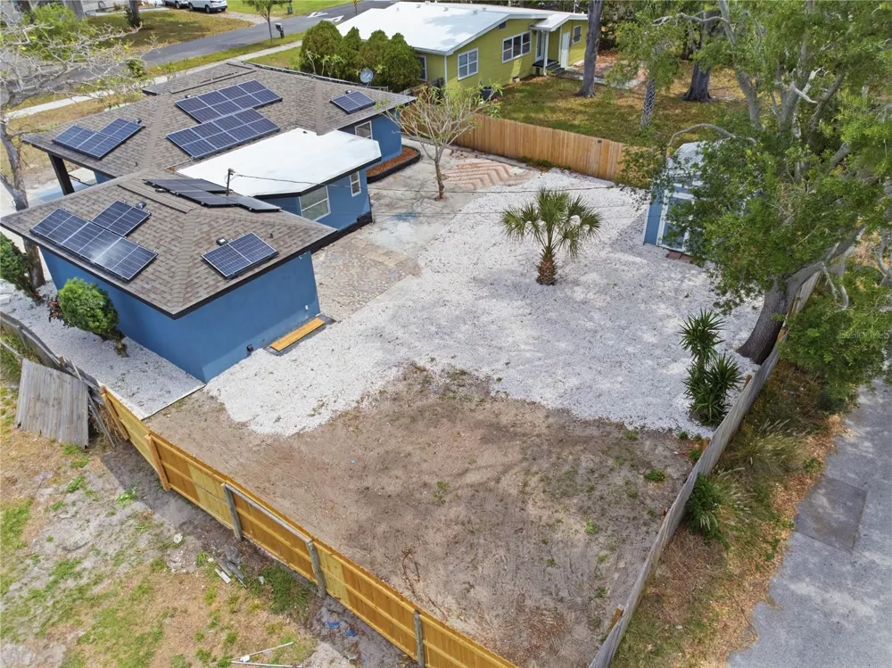 923 1ST AVENUE NW Largo, FL 33770