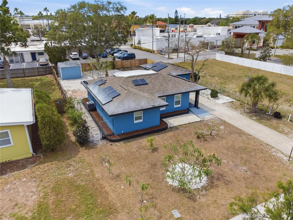 923 1ST AVENUE NW Largo, FL 33770