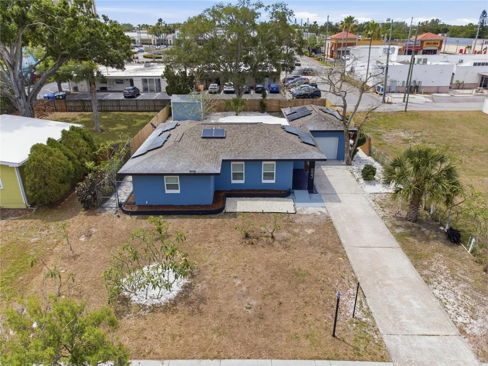 923 1ST AVENUE NW Largo, FL 33770