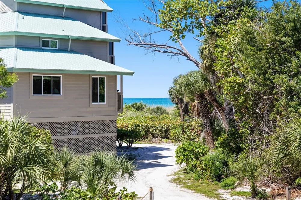 9200 LITTLE GASPARILLA #304 Placida, FL 33946