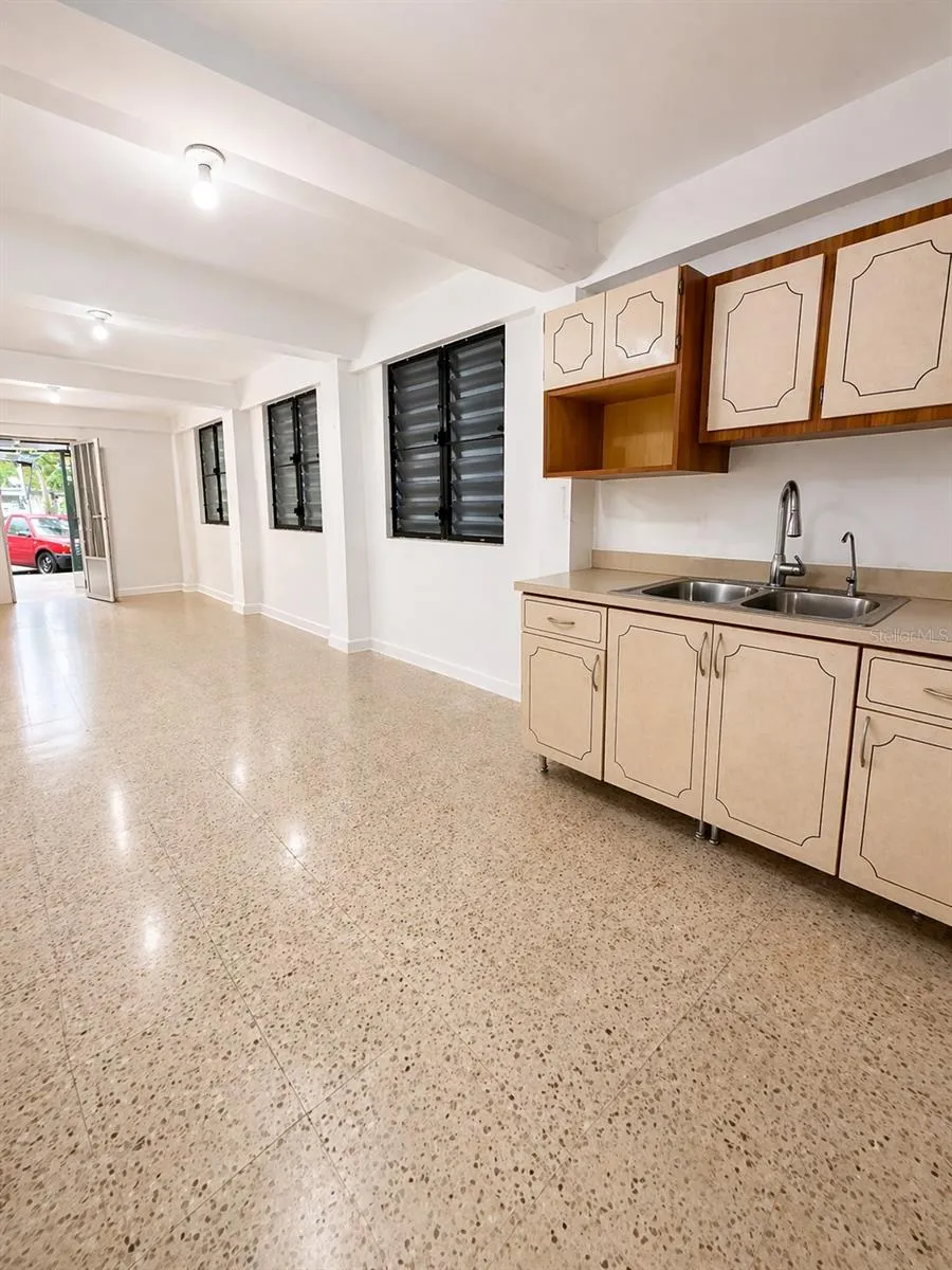 R517 COLLORES WARD Juana Diaz, PR 00795