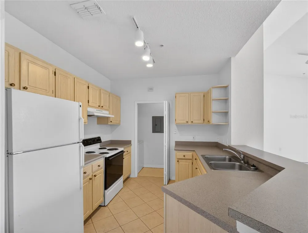 1100 LAKE SHADOW CIRCLE #2307 Maitland, FL 32751