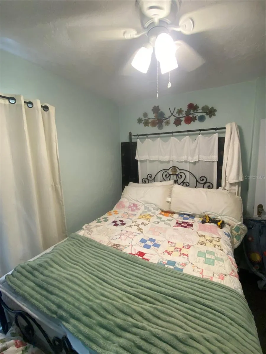 1231 NE 9TH STREET W Gainesville, FL 32601