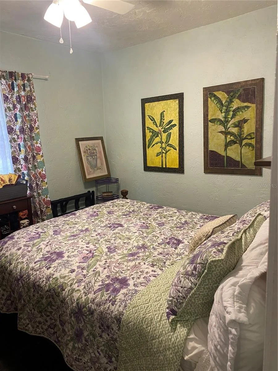 1231 NE 9TH STREET W Gainesville, FL 32601