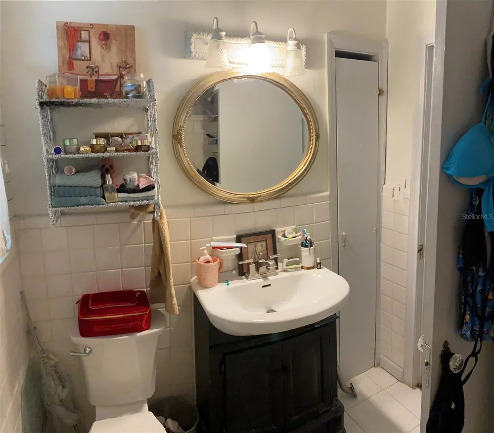 1231 NE 9TH STREET W Gainesville, FL 32601