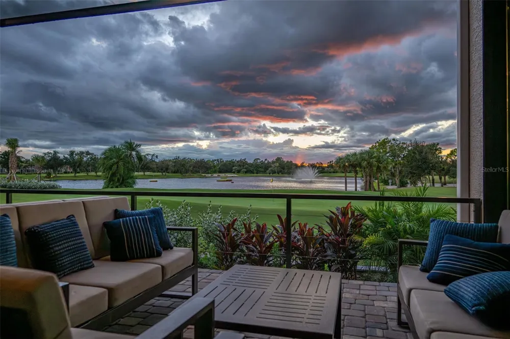 5231 MAHOGANY RUN AVENUE #325 Sarasota, FL 34241