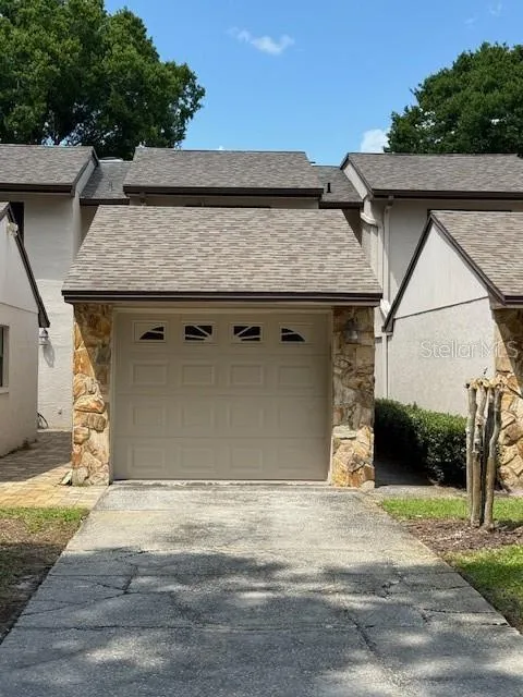 400 S HOWARD AVENUE