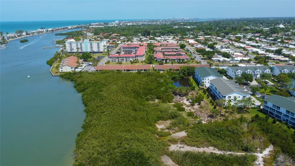 10134 REGAL DRIVE #1 Largo, FL 33774
