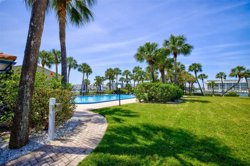 10134 REGAL DRIVE #1 Largo, FL 33774
